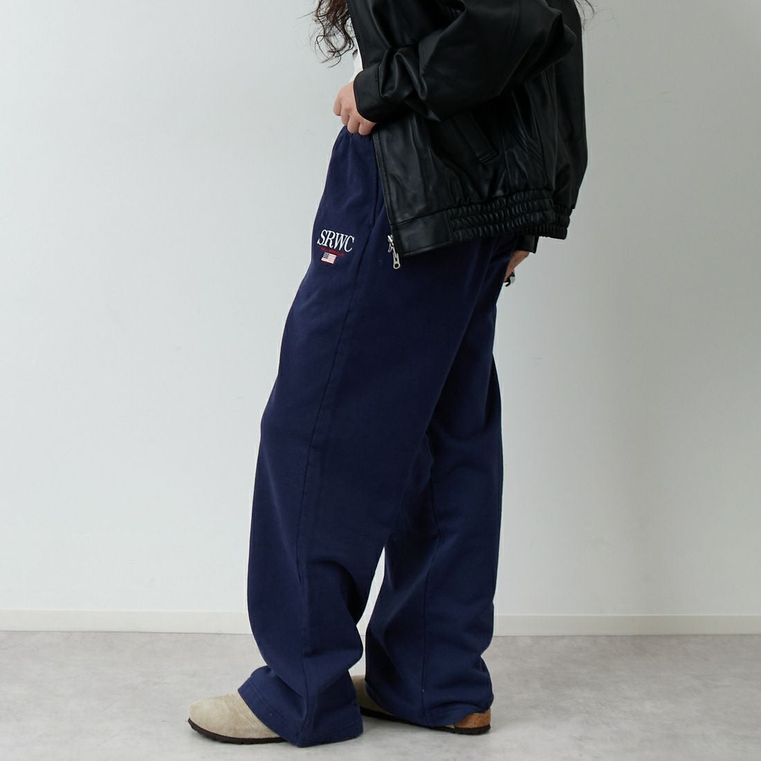 Sporty&Rich [スポーティアンドリッチ] ノーティカル刺繍ワイドスウェットパンツ [PA05563177] D.NAVY &&モデル身長：162cm 着用サイズ：S&&