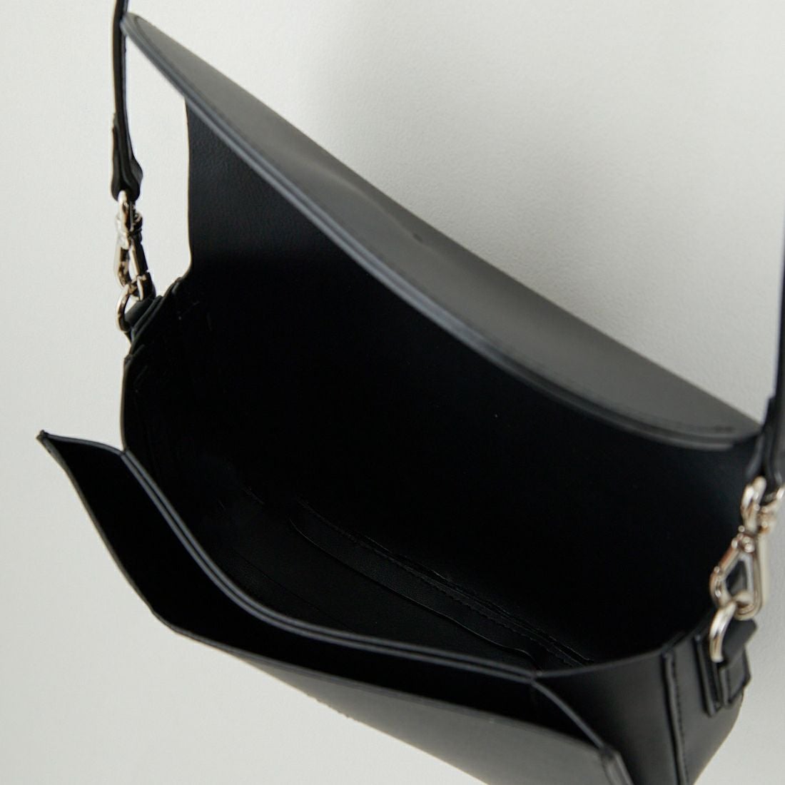 YAHKI [ヤーキ] フェイクレザーミニポシェット [YH-769] BLACK