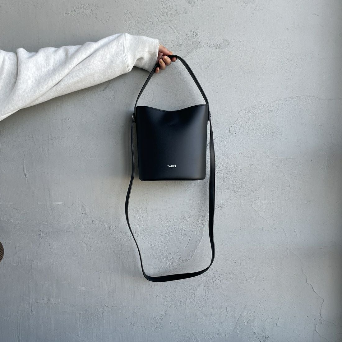 YAHKI [ヤーキ] フェイクレザークロスボディバッグ [YH-770] BLACK