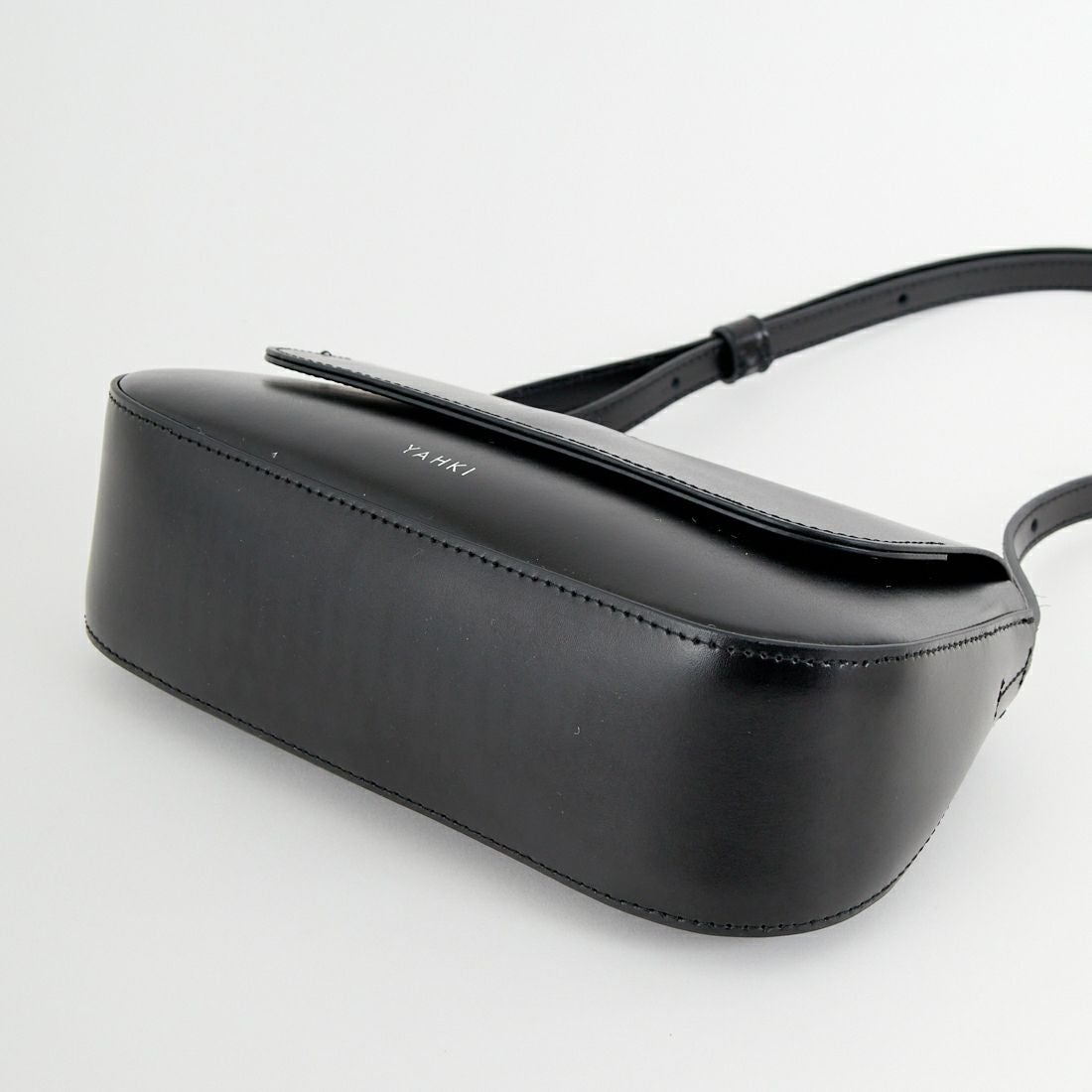 YAHKI [ヤーキ] レザークロスボディバッグ [YH-768] BLACK