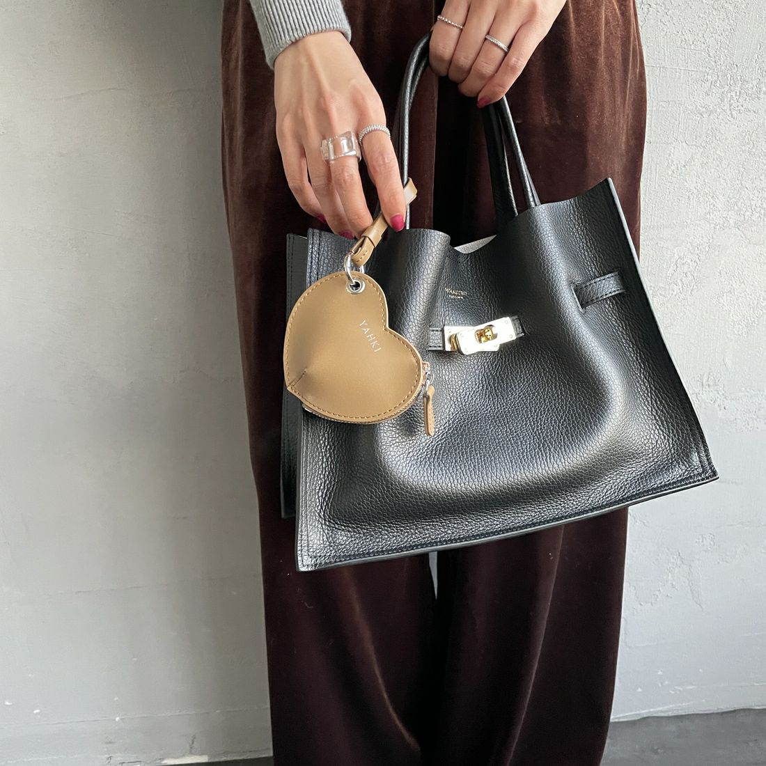 YAHKI [ヤーキ] ハートレザーマルチケース [YH-640C] TABACO