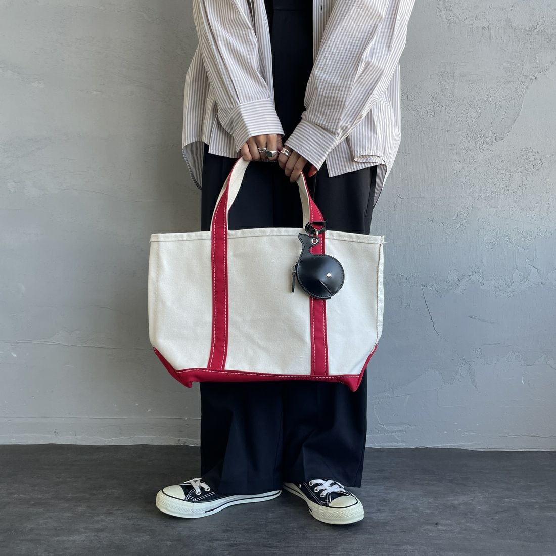 YAHKI [ヤーキ] クジラレザーマルチケース [YH-763C] BLACK