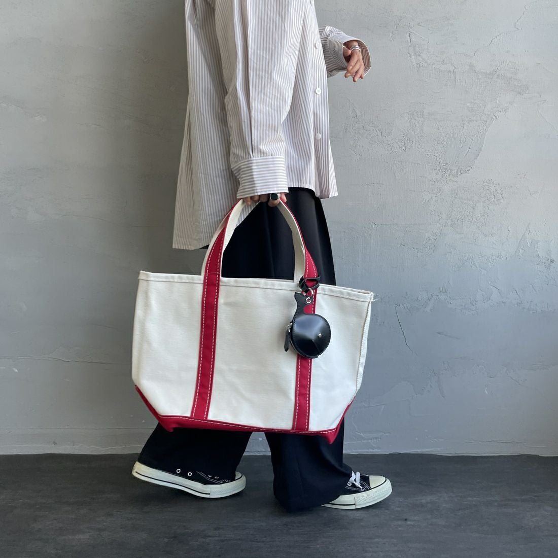 YAHKI [ヤーキ] クジラレザーマルチケース [YH-763C] BLACK