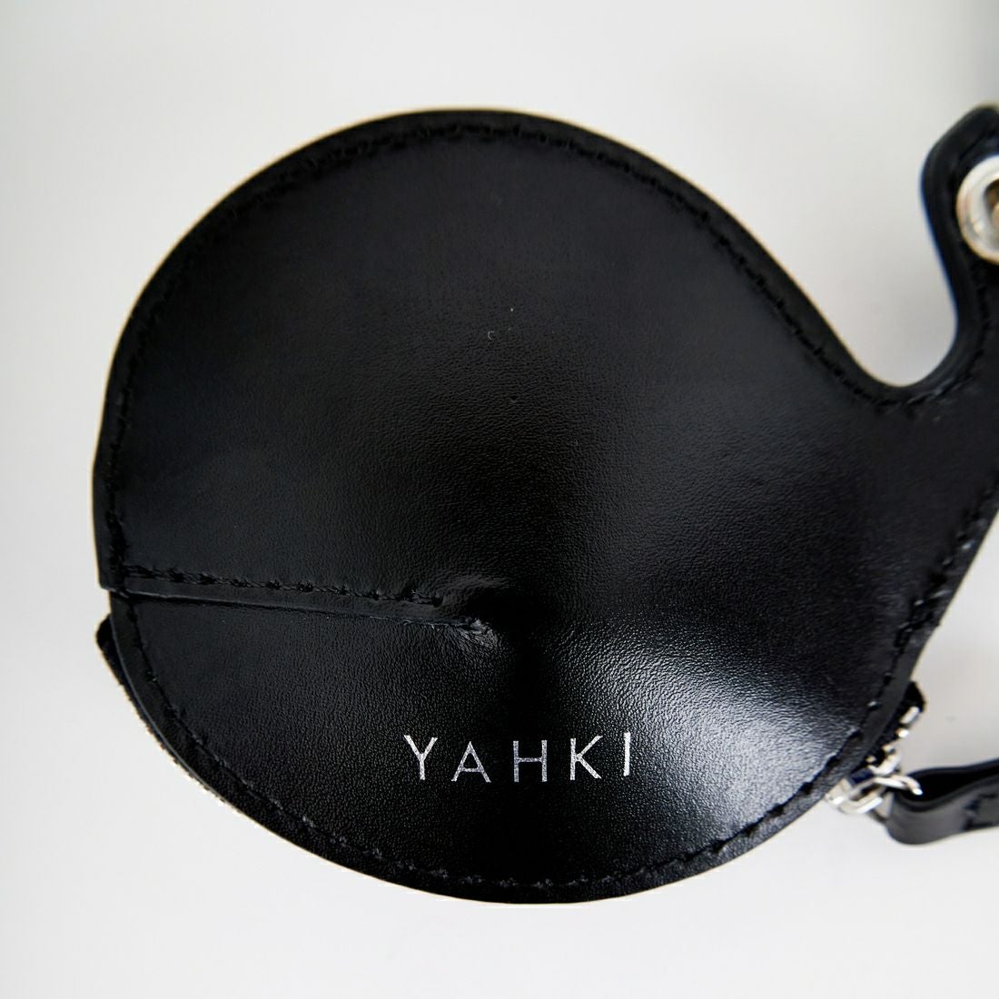 YAHKI [ヤーキ] クジラレザーマルチケース [YH-763C] BLACK