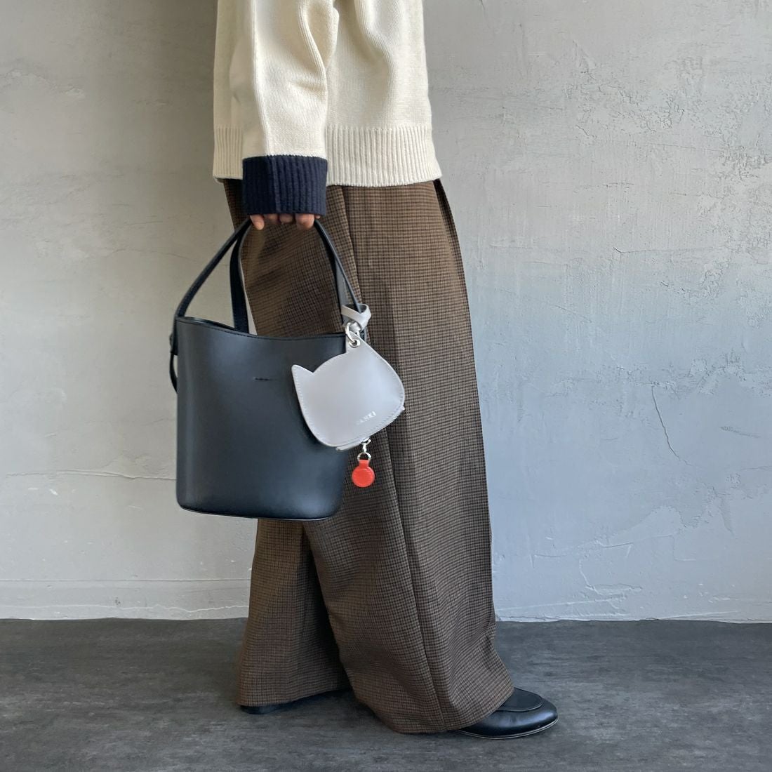 YAHKI [ヤーキ] キャットレザーマルチケース [YH-678C] STONE