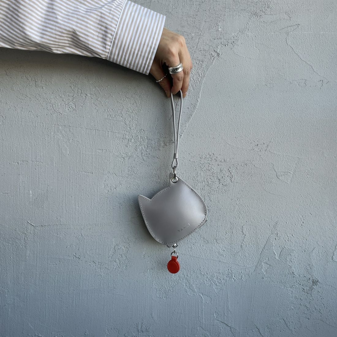 YAHKI [ヤーキ] キャットレザーマルチケース [YH-678C] STONE