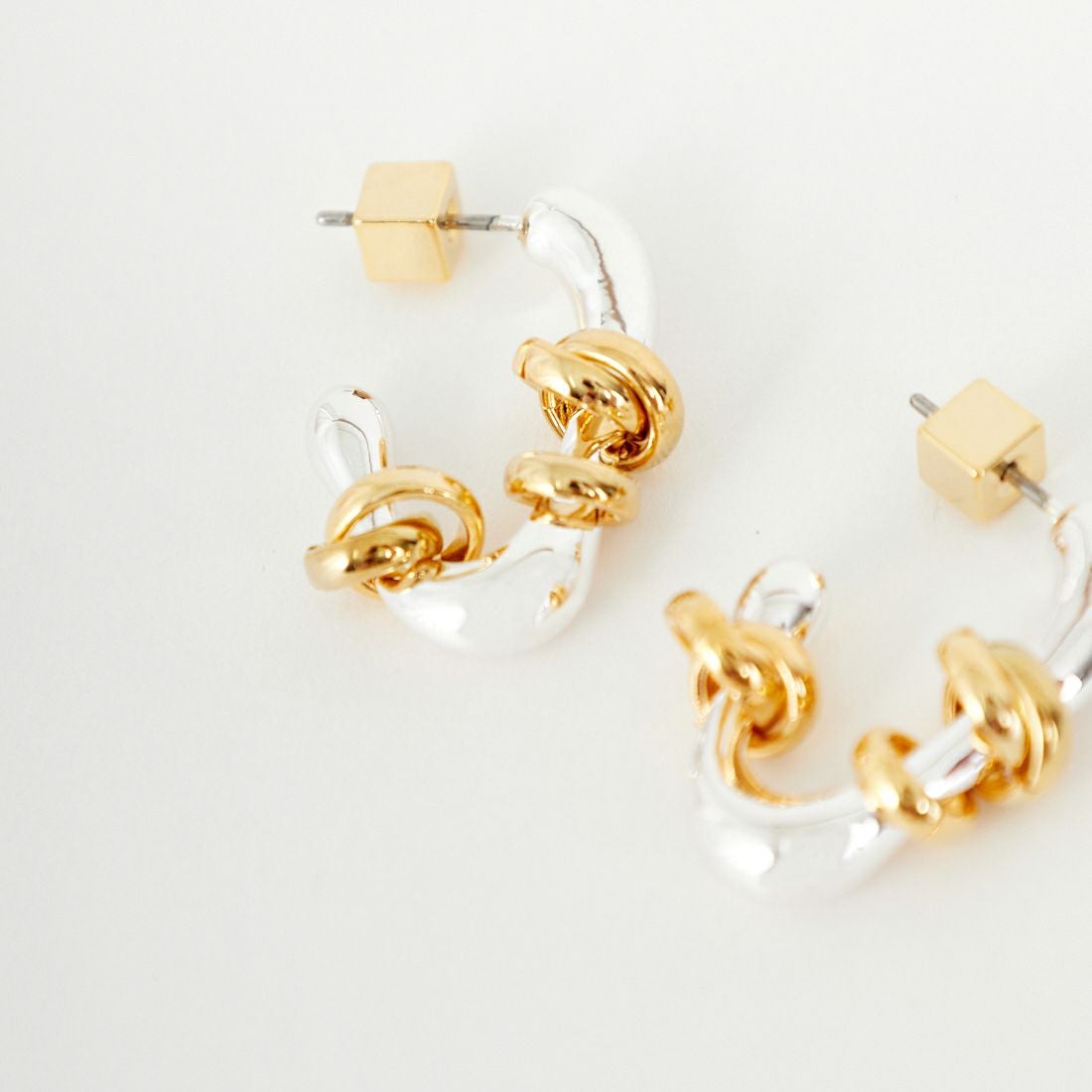 LAPUIS [ラピュイ] Flow coil ピアス [254-220102] ﾏﾙﾁ