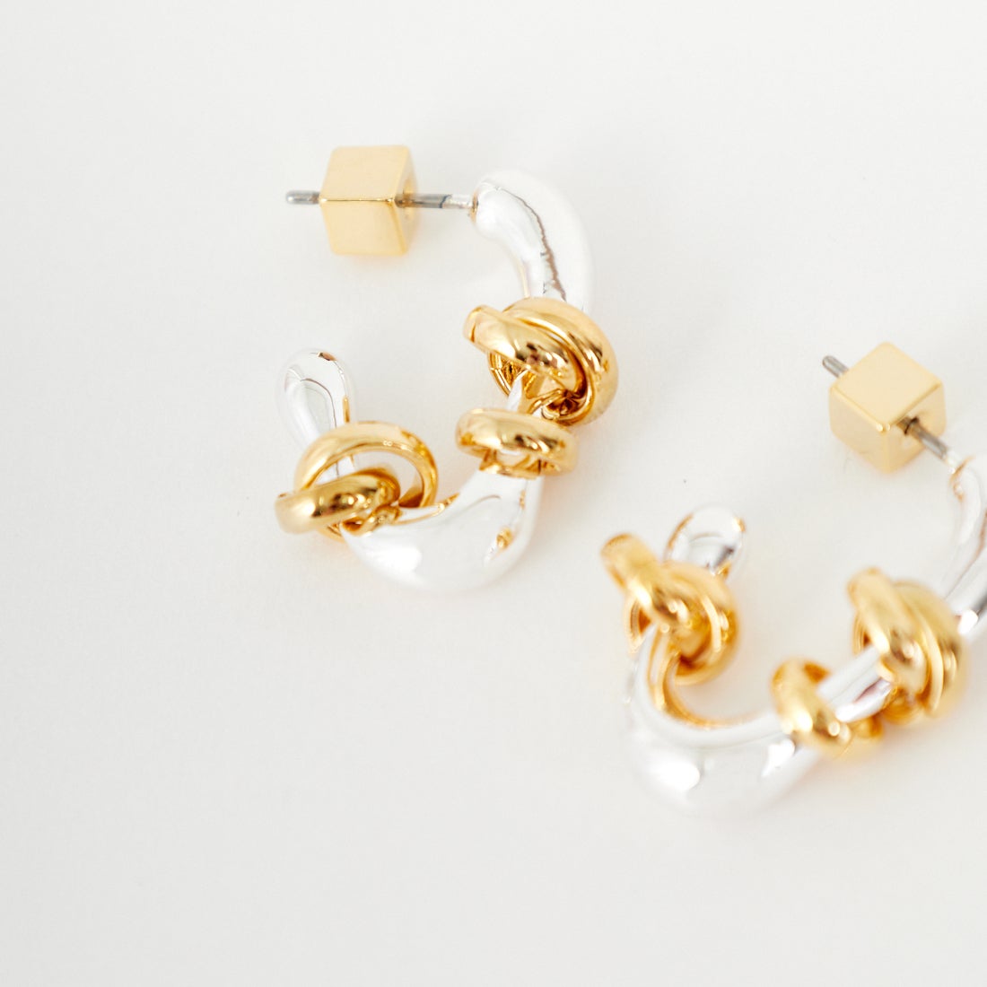 LAPUIS [ラピュイ] Flow coil ピアス [254-220102] ﾏﾙﾁ