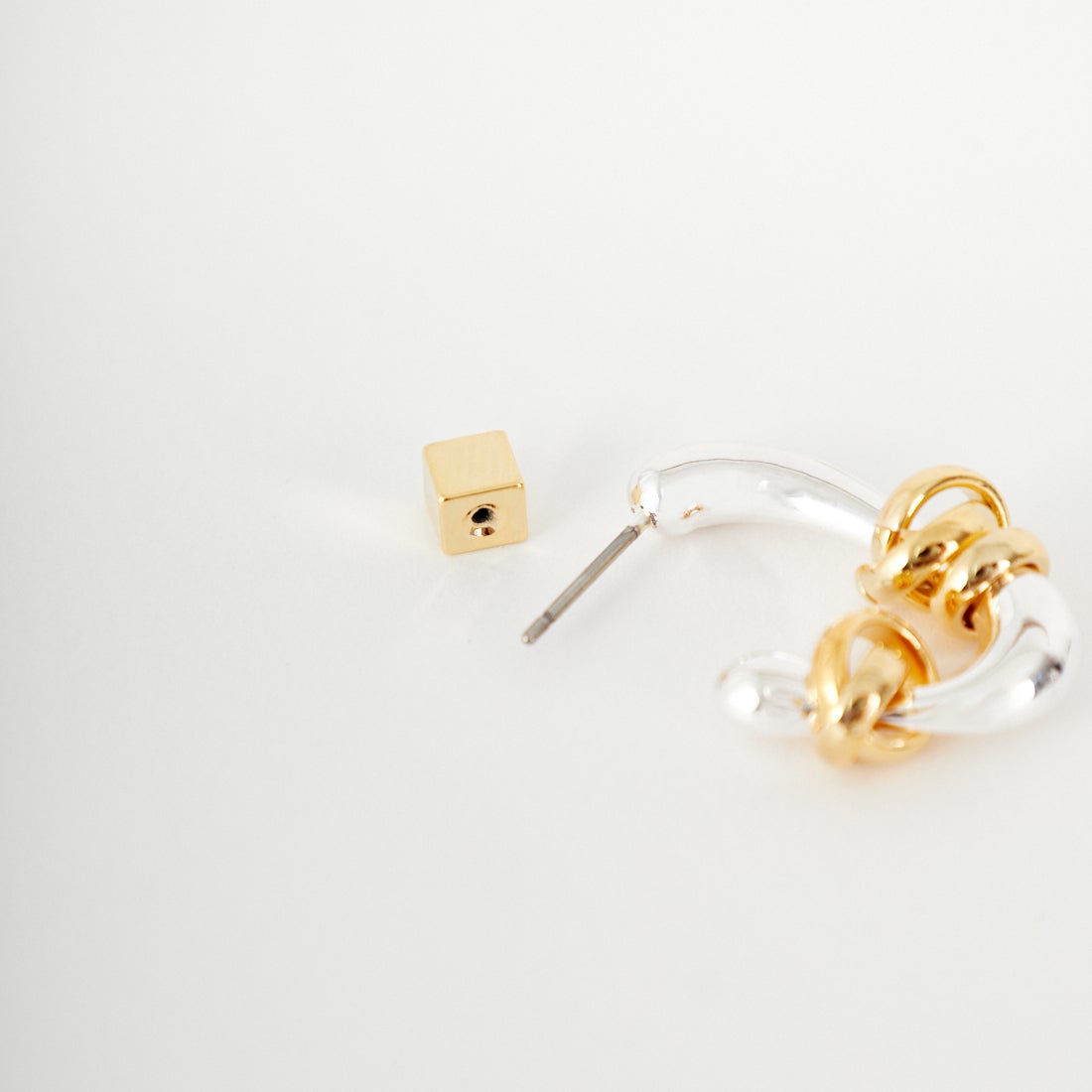 LAPUIS [ラピュイ] Flow coil ピアス [254-220102] ﾏﾙﾁ