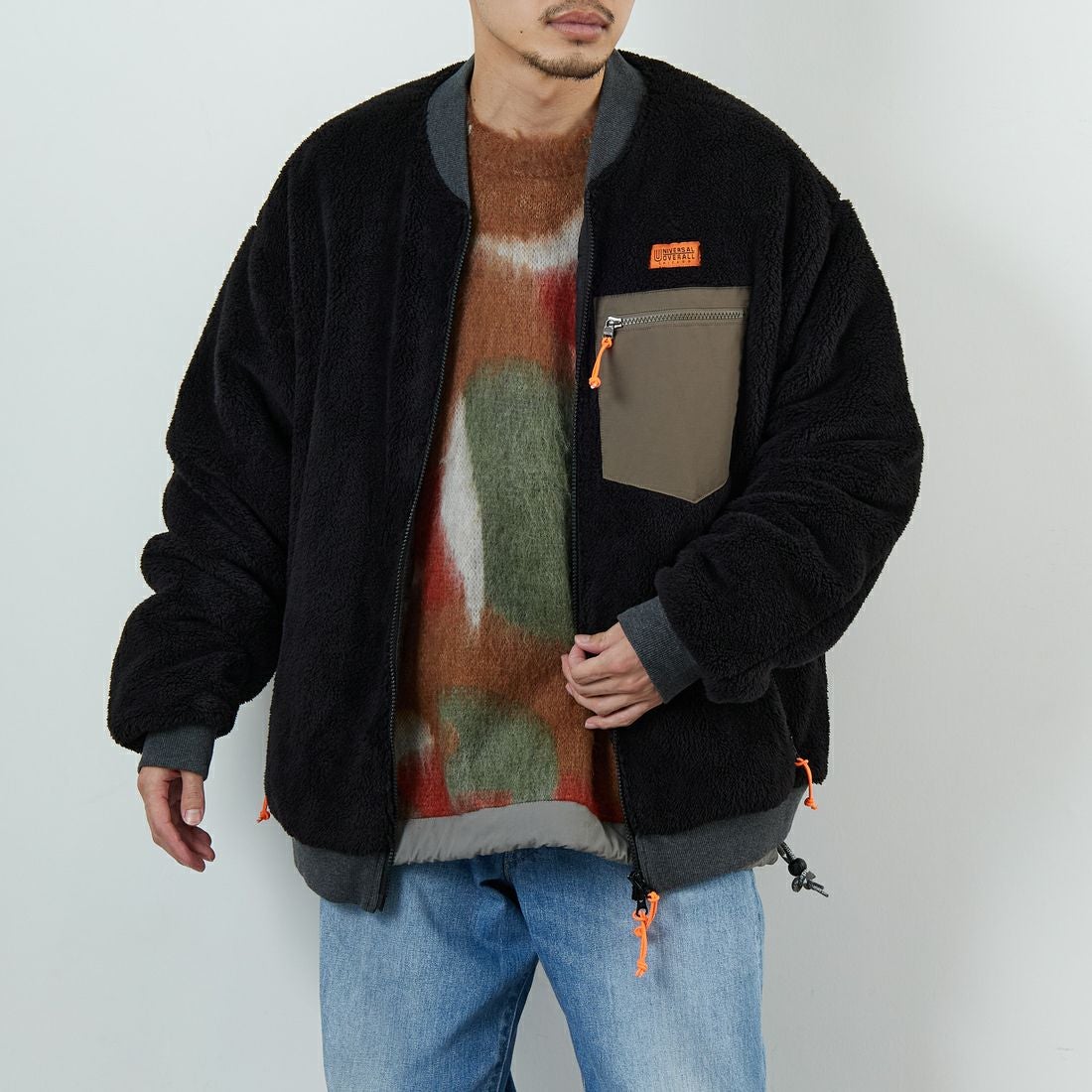 UNIVERSAL OVERALL [ユニバーサルオーバーオール] 別注 ボアフリース ボンバージャケット [U2531400IN-JF] BLACK &&モデル身長：167cm 着用サイズ：XL&&