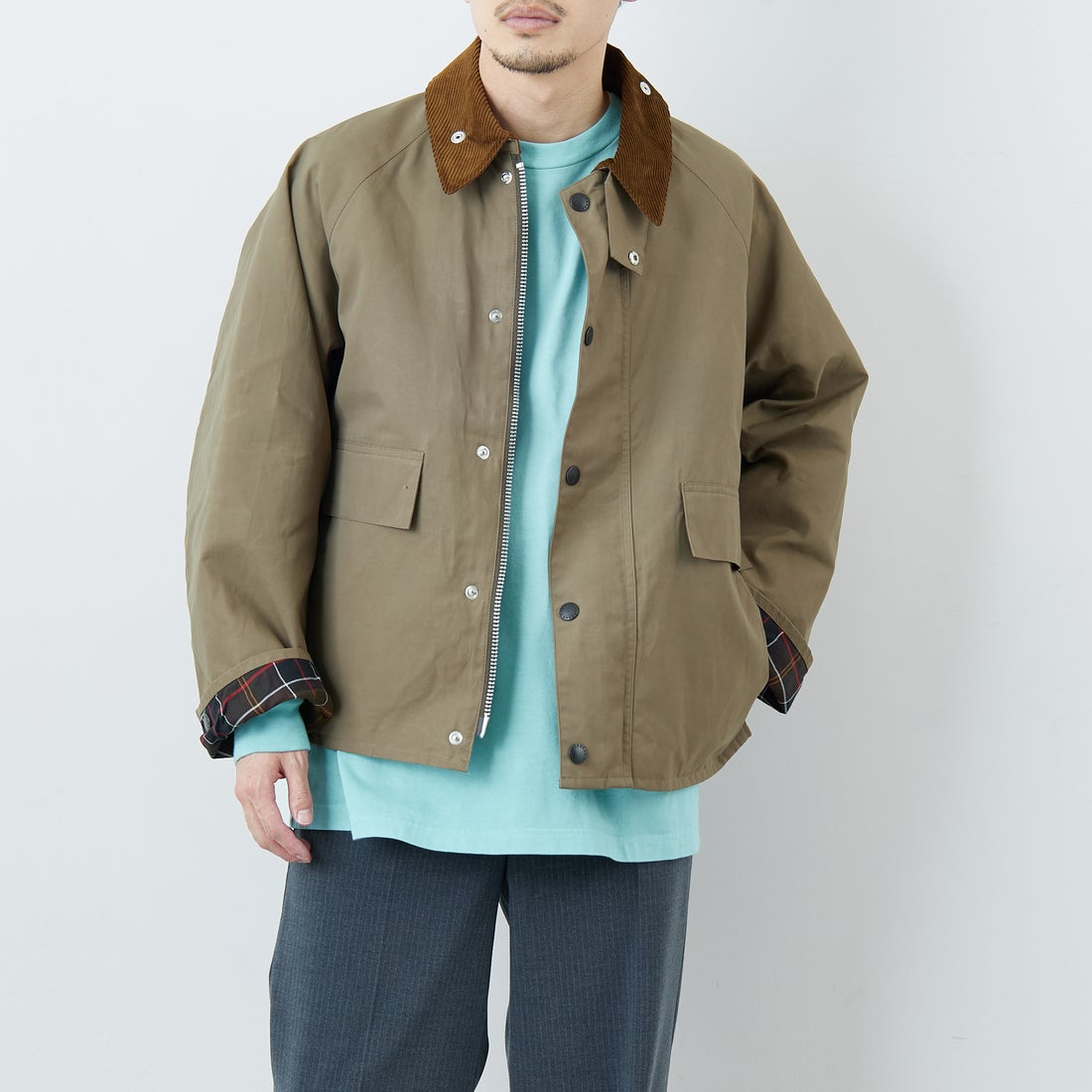 Barbour [バブアー] 別注 BORROWDALE ボロウデイルジャケット [261MCAS237-JF] KHAKI &&モデル身長：168cm 着用サイズ：38&&