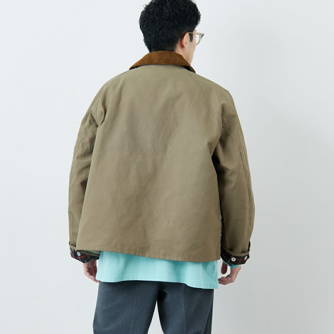 Barbour [バブアー] 別注 BORROWDALE ボロウデイルジャケット [261MCAS237-JF] KHAKI &&モデル身長：168cm 着用サイズ：38&&