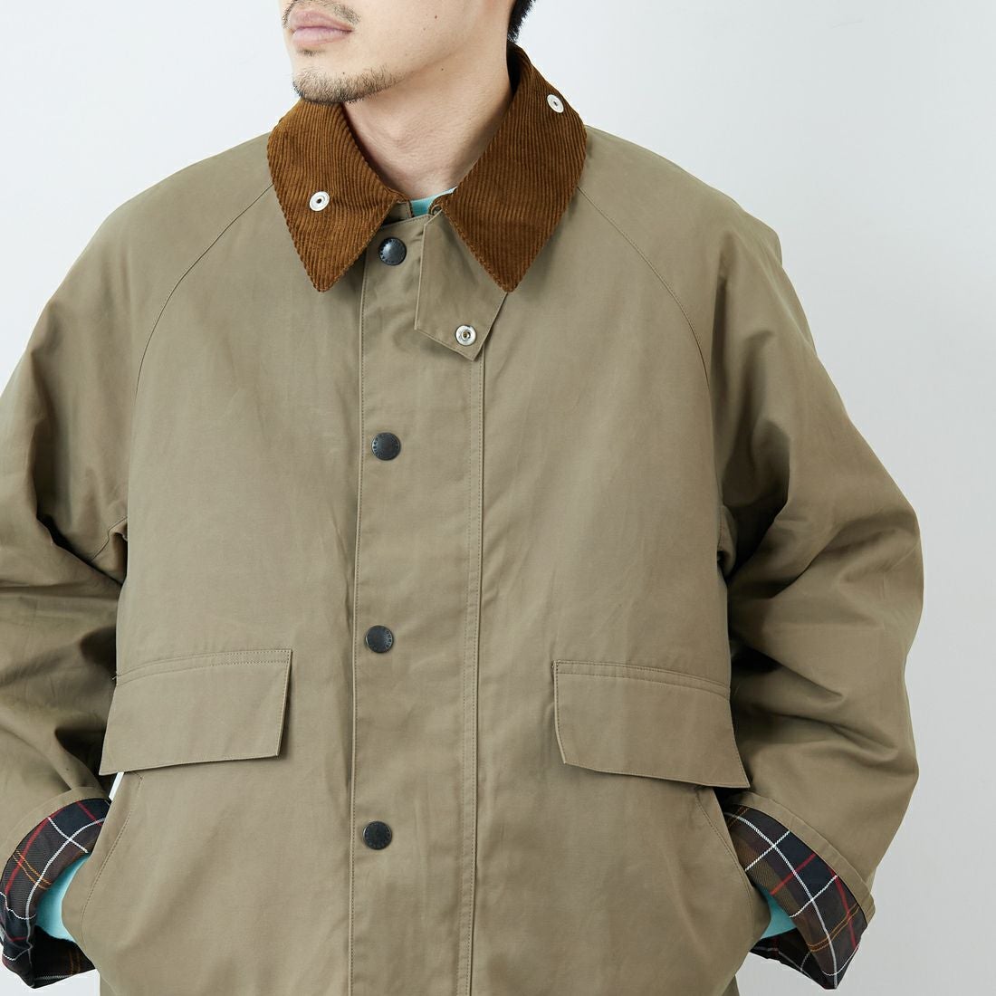 Barbour [バブアー] 別注 BORROWDALE ボロウデイルジャケット [261MCAS237-JF] KHAKI &&モデル身長：168cm 着用サイズ：38&&