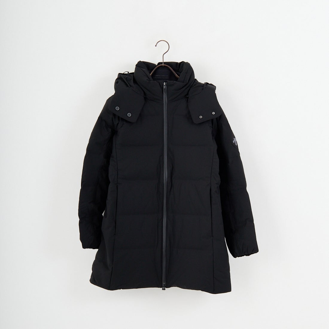 DESCENTE ALLTERRAIN [デサントオルテライン] 水沢ダウン アンカーハーフコート [DU5FDJM3L] BK00