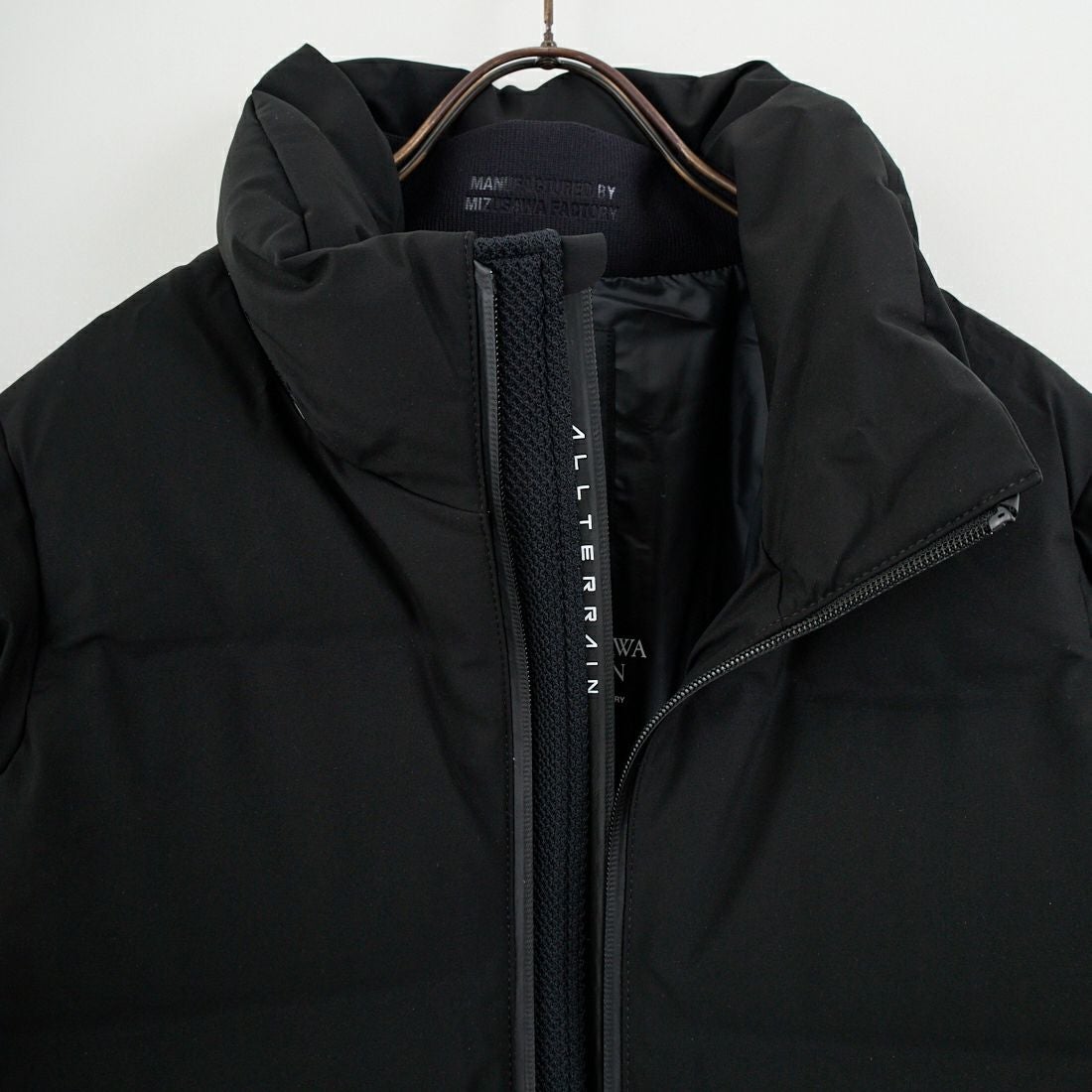 DESCENTE ALLTERRAIN [デサントオルテライン] 水沢ダウン アンカーハーフコート [DU5FDJM3L] BK00