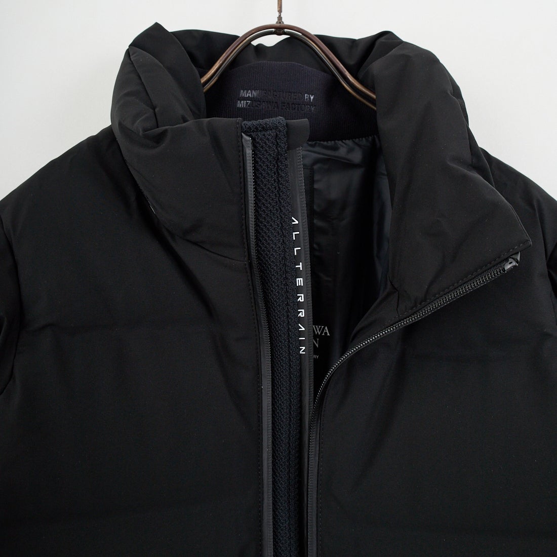 DESCENTE ALLTERRAIN [デサントオルテライン] 水沢ダウン アンカーハーフコート [DU5FDJM3L] BK00