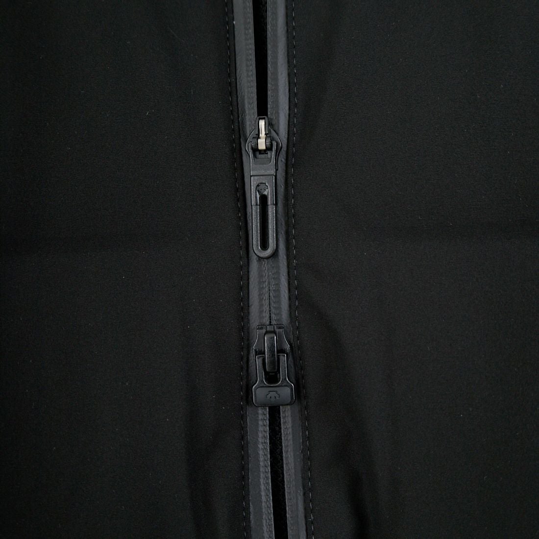 DESCENTE ALLTERRAIN [デサントオルテライン] 水沢ダウン アンカーハーフコート [DU5FDJM3L] BK00