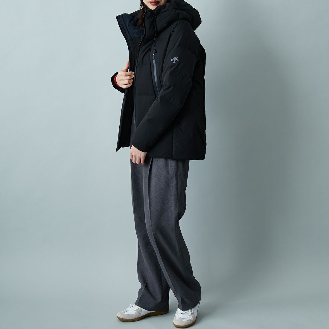 DESCENTE ALLTERRAIN [デサントオルテライン] 水沢ダウン マウンテニア [DU5FDJM1L] BK00 &&モデル身長：162cm 着用サイズ：M&&