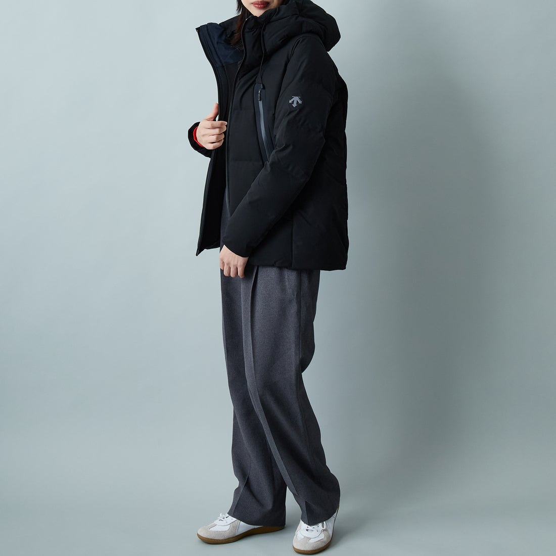 DESCENTE ALLTERRAIN [デサントオルテライン] 水沢ダウン マウンテニア [DU5FDJM1L] BK00 &&モデル身長：162cm 着用サイズ：M&&