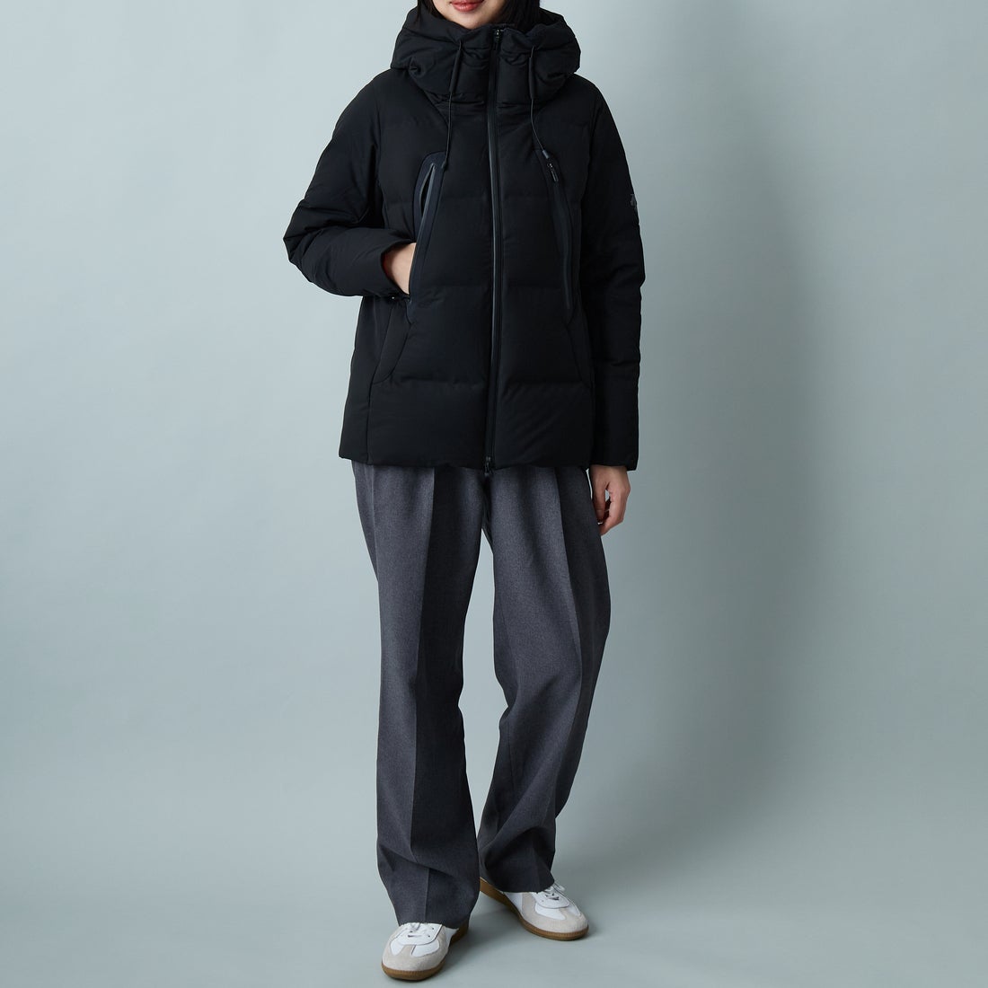 DESCENTE ALLTERRAIN [デサントオルテライン] 水沢ダウン マウンテニア [DU5FDJM1L] BK00 &&モデル身長：162cm 着用サイズ：M&&