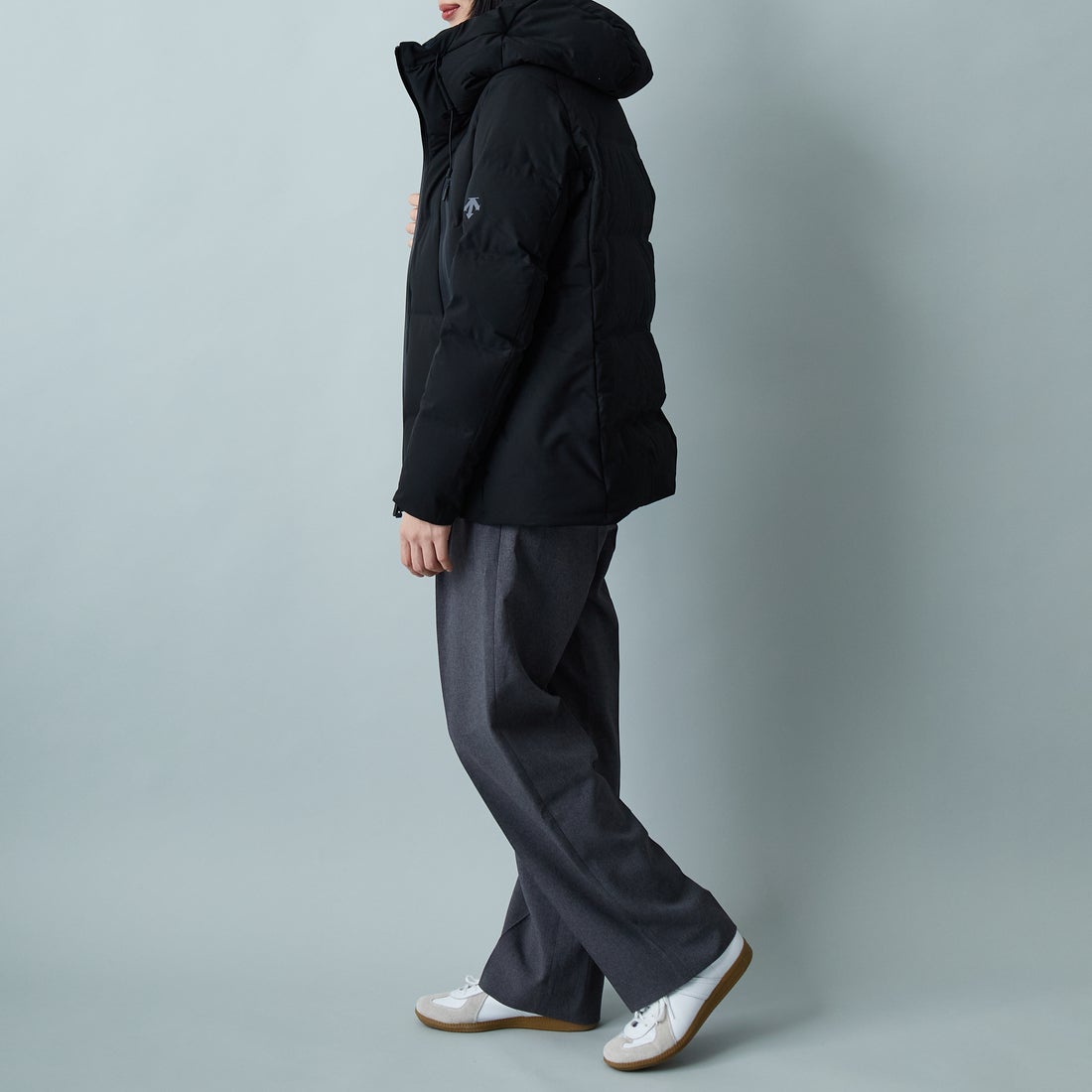 DESCENTE ALLTERRAIN [デサントオルテライン] 水沢ダウン マウンテニア [DU5FDJM1L] BK00 &&モデル身長：162cm 着用サイズ：M&&