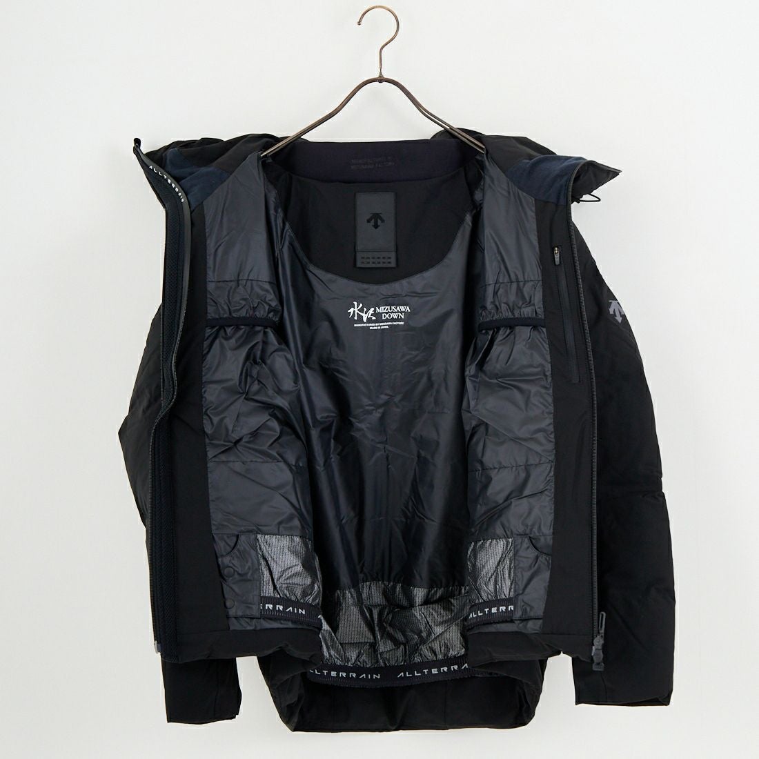 DESCENTE ALLTERRAIN [デサントオルテライン] 水沢ダウン マウンテニア [DU5FDJM1L] BK00