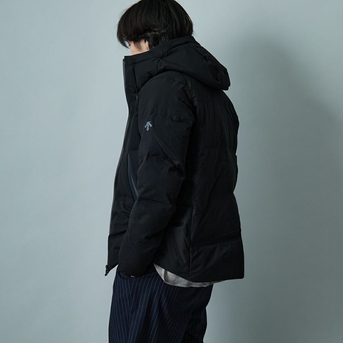 DESCENTE ALLTERRAIN [デサントオルテライン] 水沢ダウン マウンテニア [DU5FDJM1M] BK00 &&モデル身長：179cm 着用サイズ：L&&