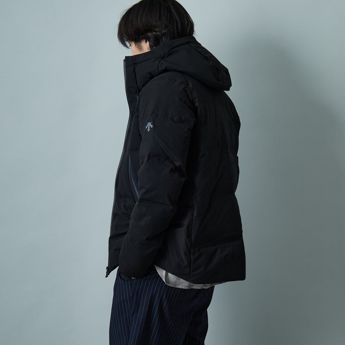 DESCENTE ALLTERRAIN [デサントオルテライン] 水沢ダウン マウンテニア [DU5FDJM1M] BK00 &&モデル身長：179cm 着用サイズ：L&&