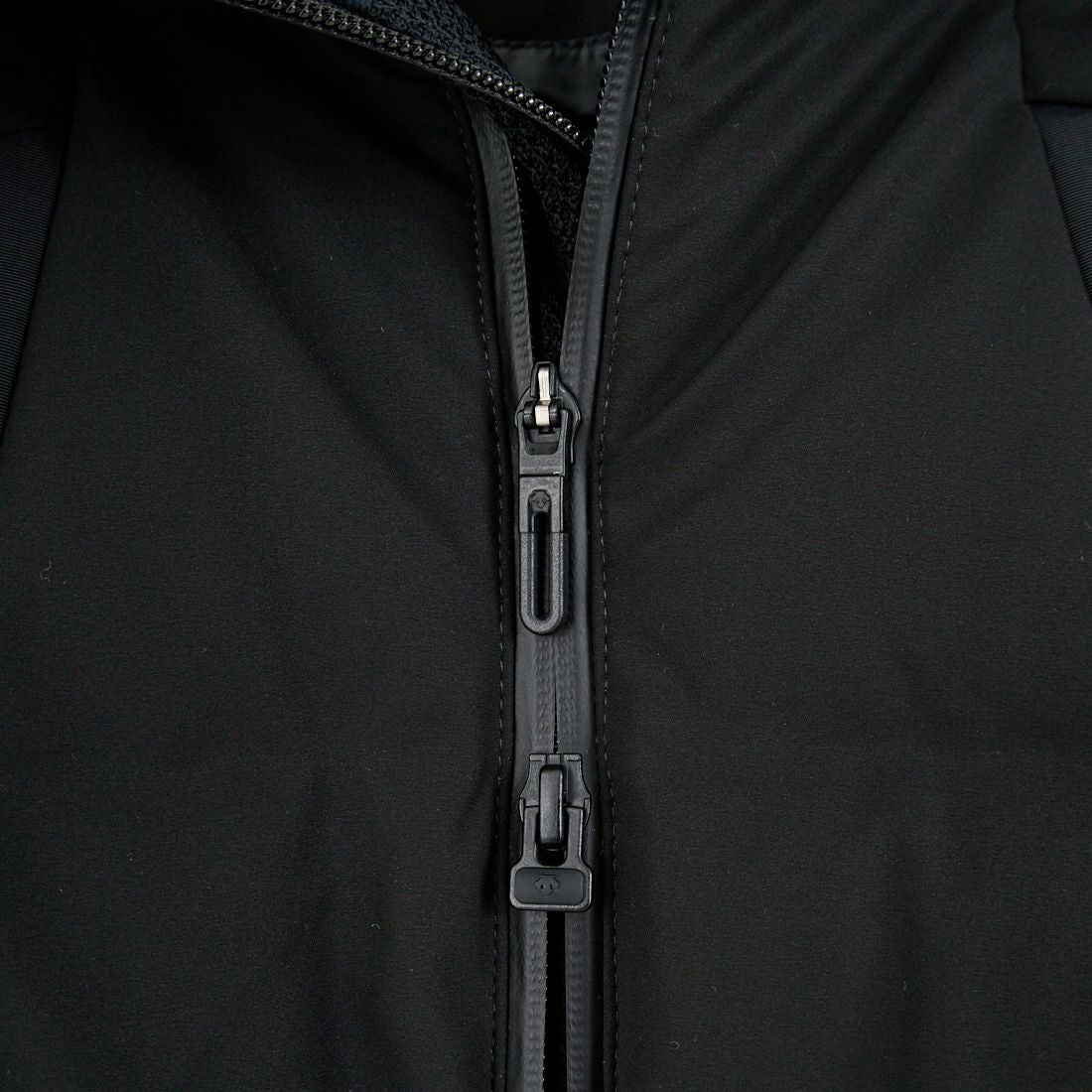 DESCENTE ALLTERRAIN [デサントオルテライン] 水沢ダウン マウンテニア [DU5FDJM1M] BK00