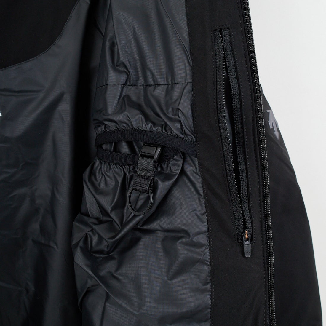 DESCENTE ALLTERRAIN [デサントオルテライン] 水沢ダウン マウンテニア [DU5FDJM1M] BK00