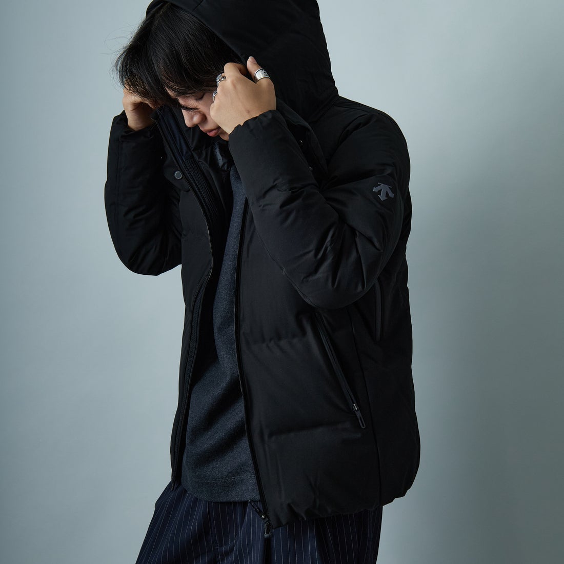 DESCENTE ALLTERRAIN [デサントオルテライン] 水沢ダウン アンカー [DU5FDJM3M] BK00 &&モデル身長：179cm 着用サイズ：M&&