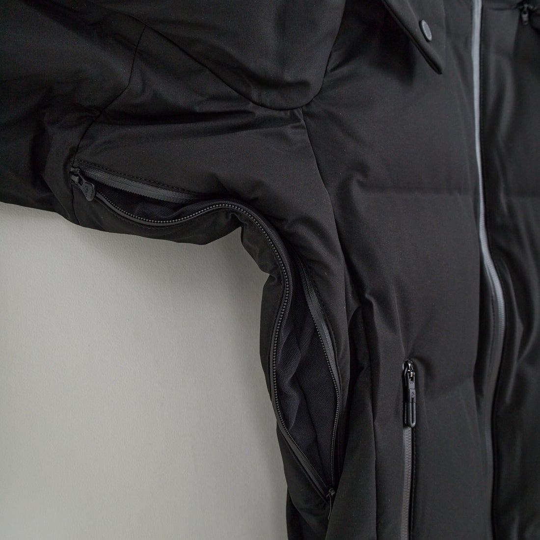 DESCENTE ALLTERRAIN [デサントオルテライン] 水沢ダウン アンカー [DU5FDJM3M] BK00