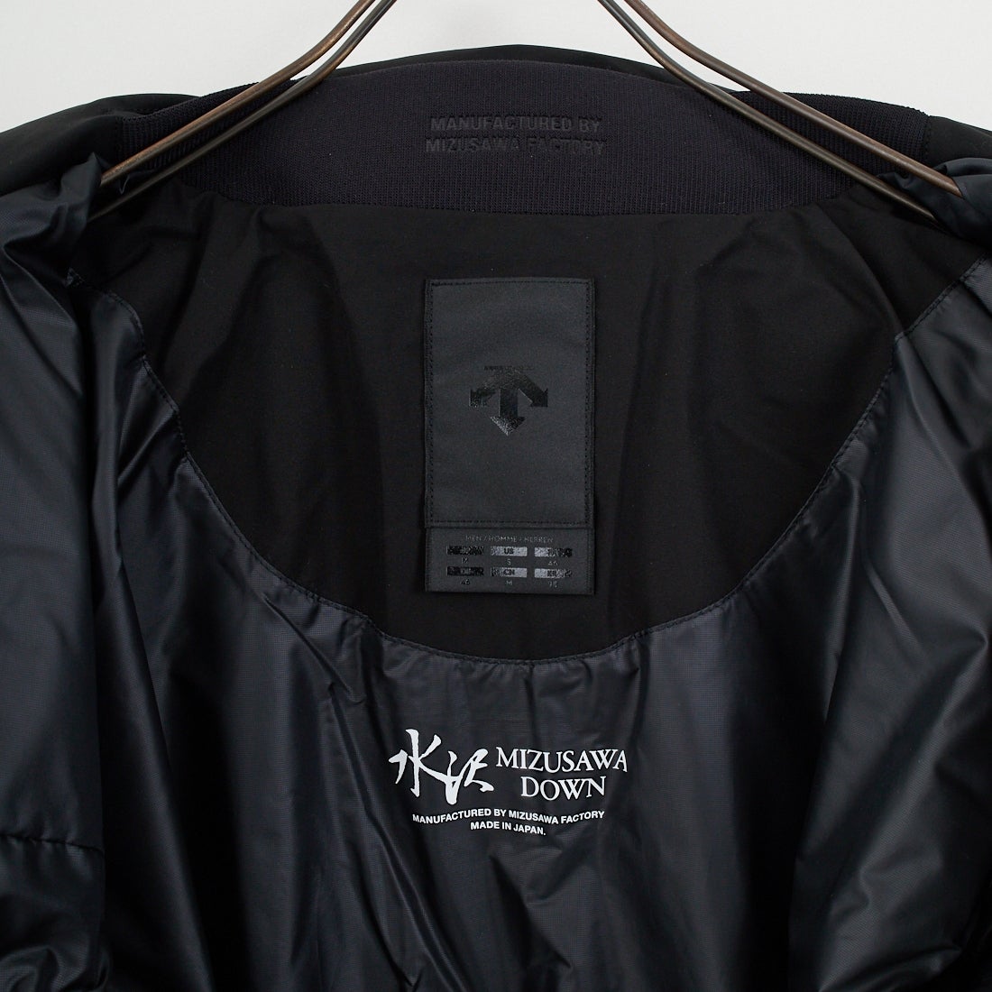 DESCENTE ALLTERRAIN [デサントオルテライン] 水沢ダウン アンカー [DU5FDJM3M] BK00