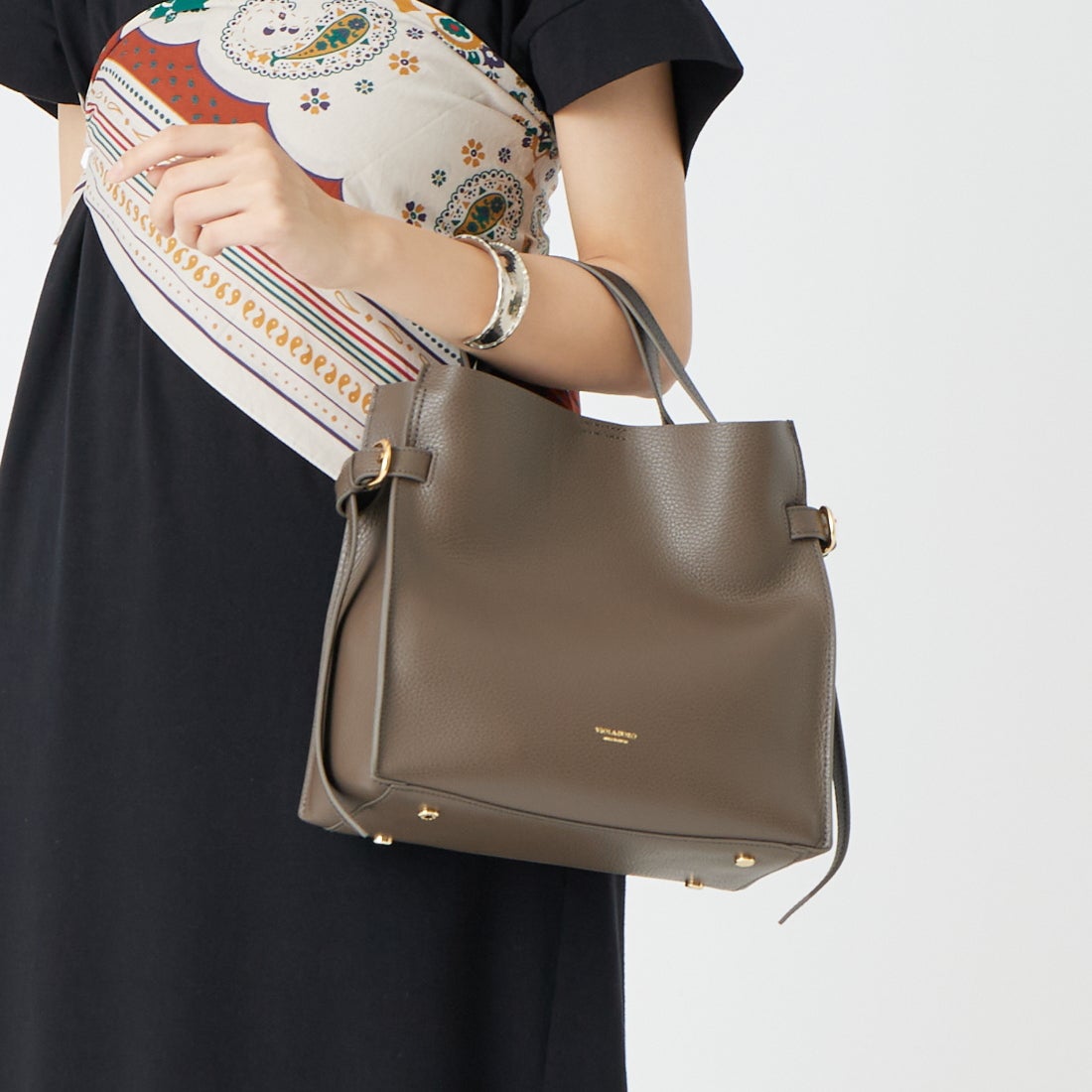 D.TAUPE/BL