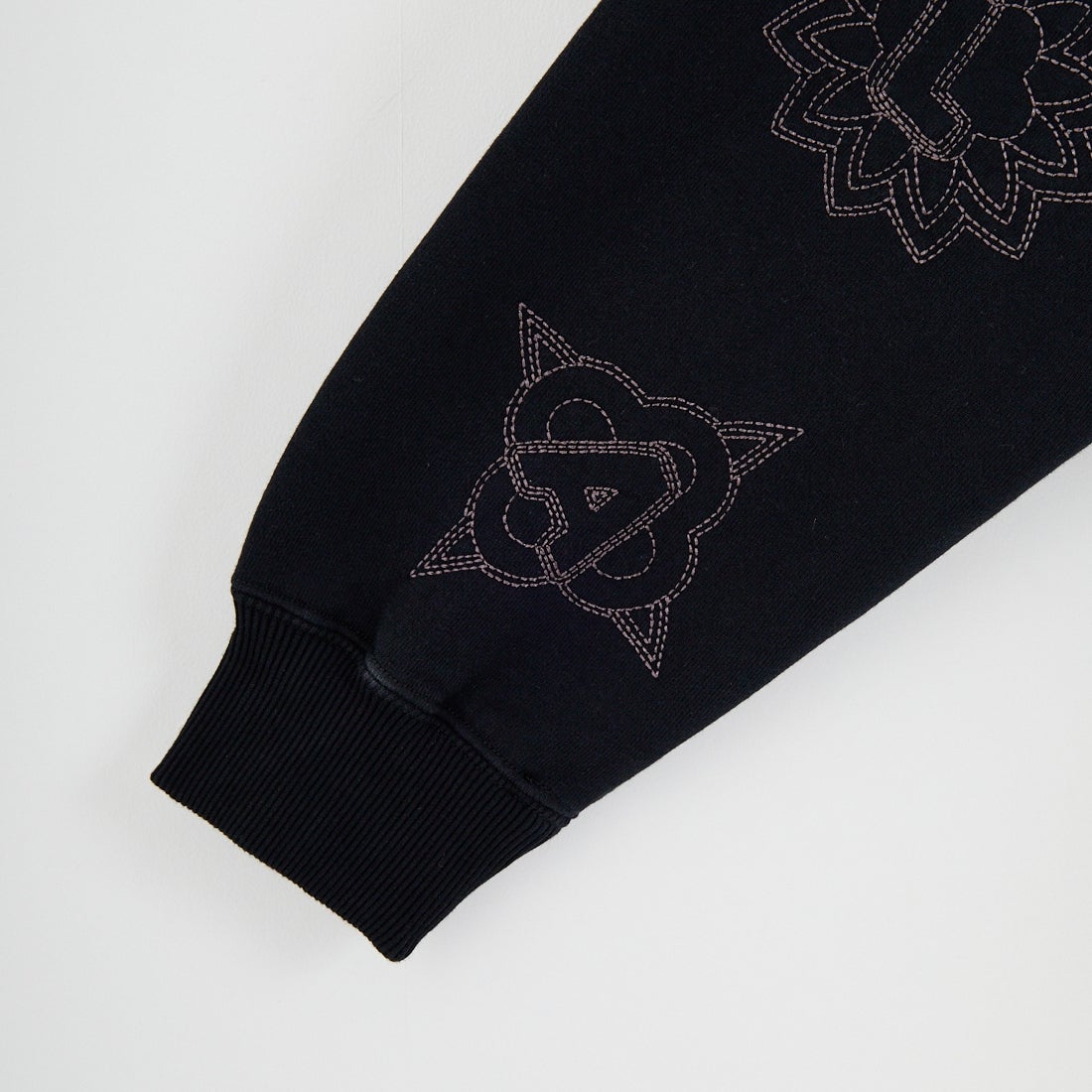 XLARGE [エクストララージ] オールオーバー刺繍ジップアップフーディ [101254012020] BLACK