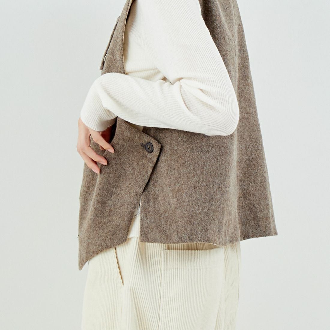 tumugu: [ツムグ] エコウールモッサベスト [TB25419] 17 MOCHA &&モデル身長：162cm 着用サイズ：F&&