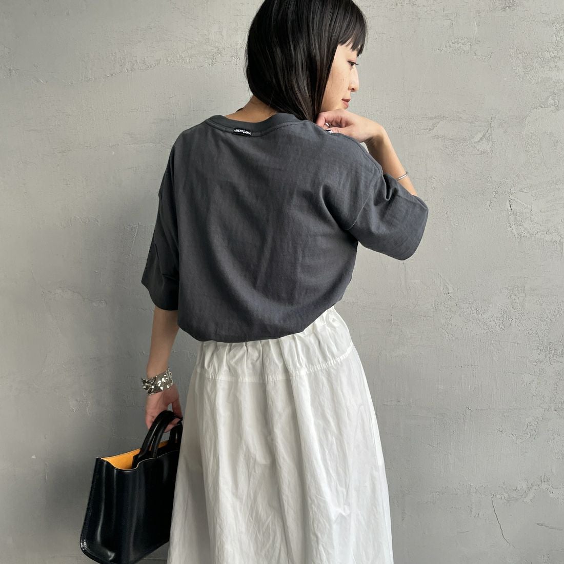 Americana × JEANS FACTORY [アメリカーナ × ジーンズファクトリー] 別注 AMRCN ロゴプリントTシャツ [BRF-808A-1-JF] ｽﾐｸﾛ &&モデル身長：150cm 着用サイズ：ONE SIZE&&