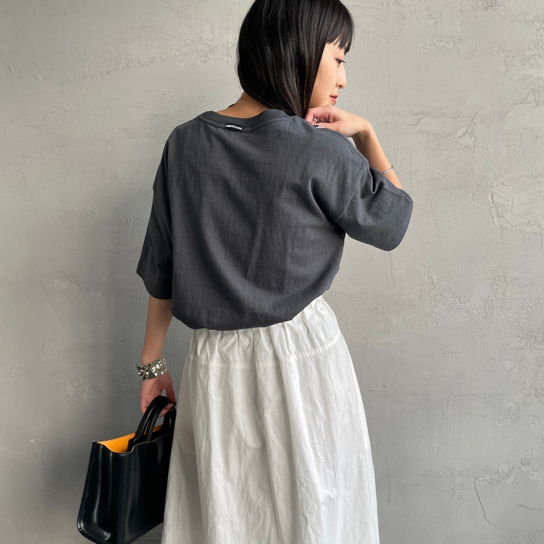 Americana × JEANS FACTORY [アメリカーナ × ジーンズファクトリー] 別注 AMRCN ロゴプリントTシャツ [BRF-808A-1-JF] ｽﾐｸﾛ &&モデル身長：150cm 着用サイズ：ONE SIZE&&