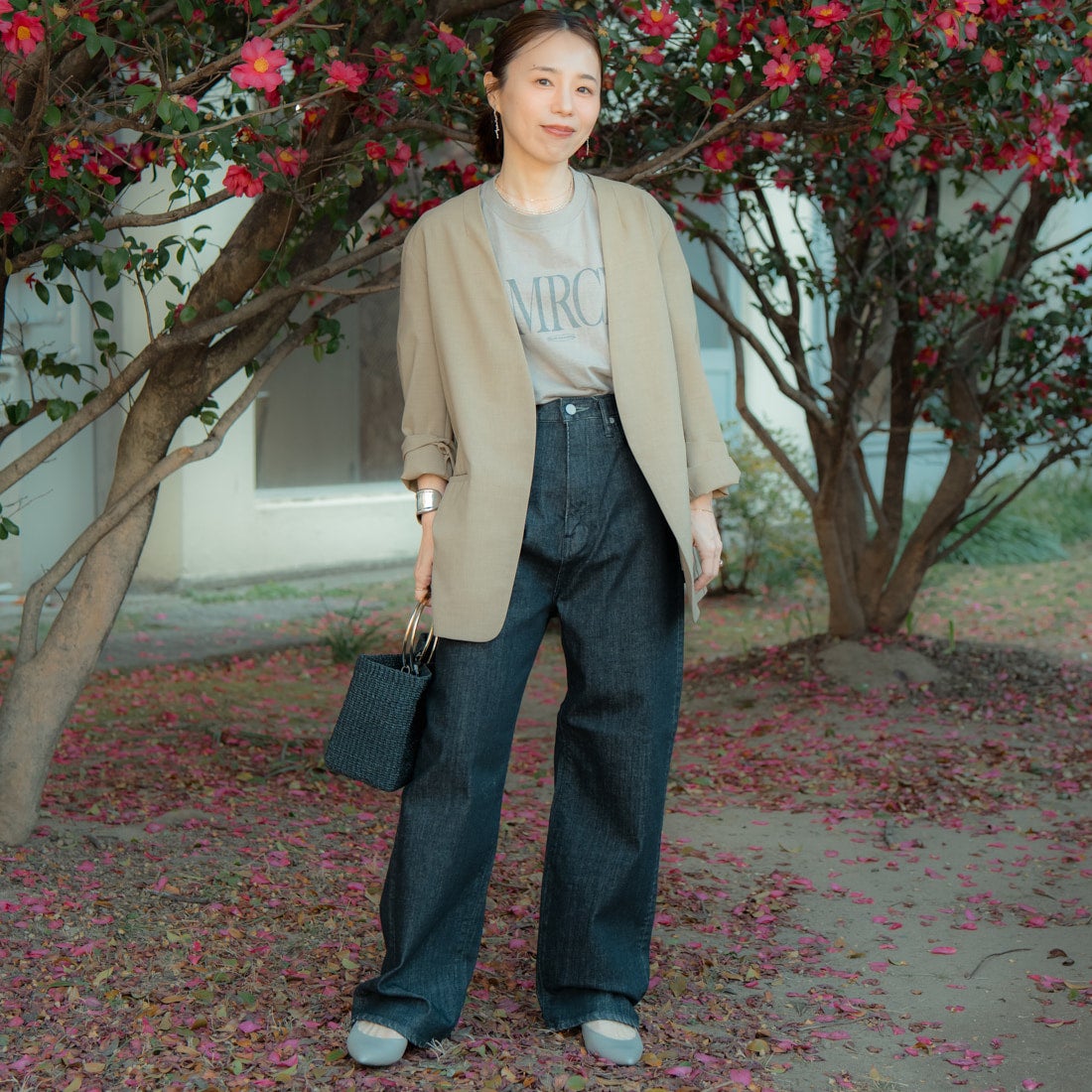 Americana × JEANS FACTORY [アメリカーナ × ジーンズファクトリー] 別注 AMRCN ロゴプリントTシャツ [BRF-808A-1-JF] ﾍﾞｰｼﾞｭ &&モデル身長：153cm 着用サイズ：ONE SIZE&&