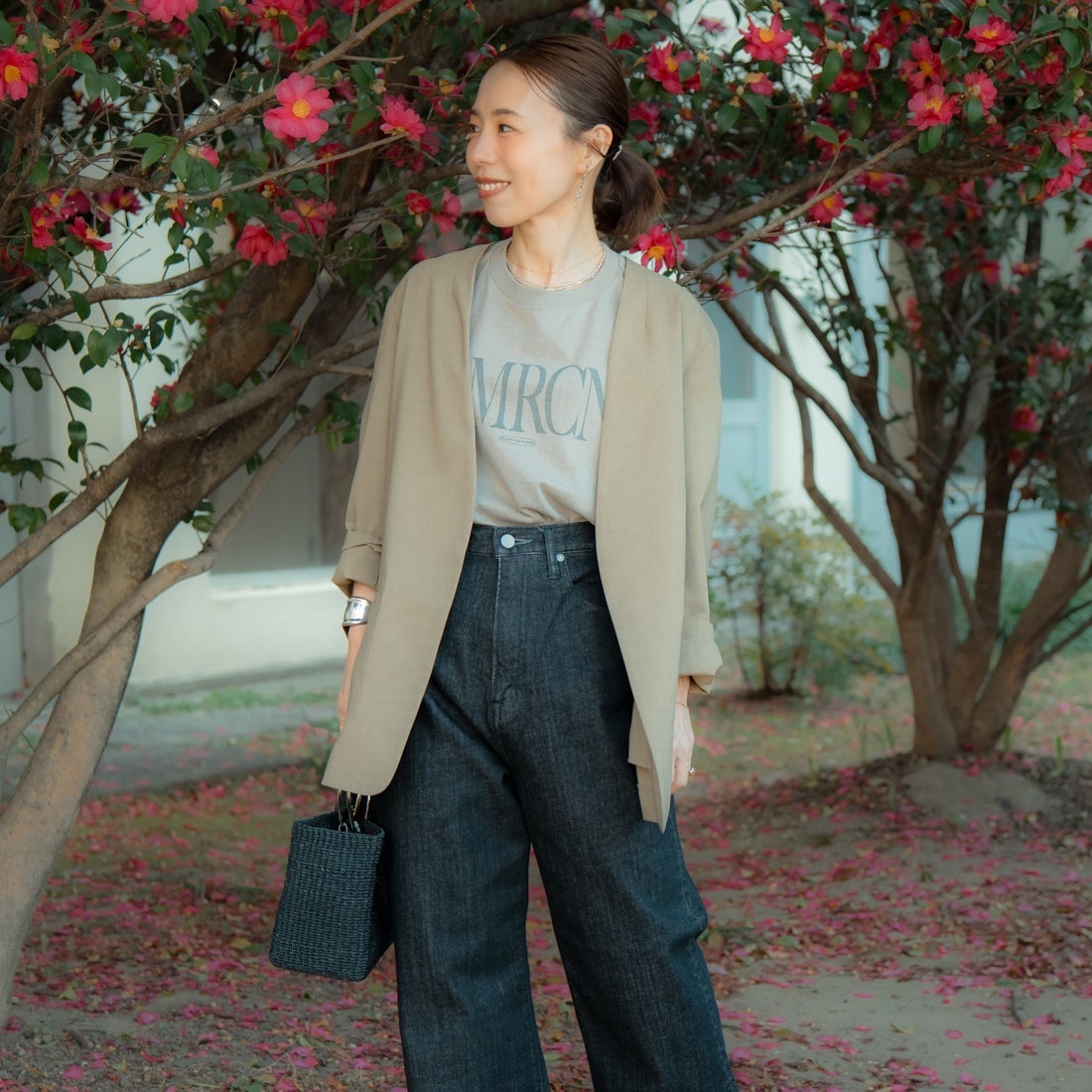 Americana × JEANS FACTORY [アメリカーナ × ジーンズファクトリー] 別注 AMRCN ロゴプリントTシャツ [BRF-808A-1-JF] ﾍﾞｰｼﾞｭ &&モデル身長：153cm 着用サイズ：ONE SIZE&&