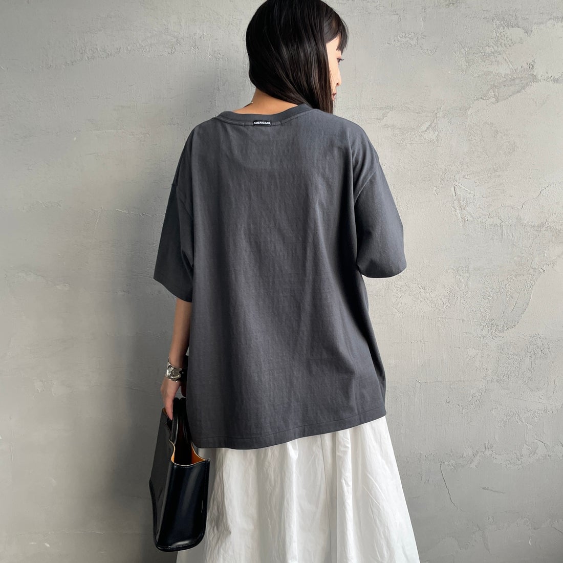 Americana × JEANS FACTORY [アメリカーナ × ジーンズファクトリー] 別注 AMRCN ロゴプリントTシャツ [BRF-808A-1-JF] ｽﾐｸﾛ &&モデル身長：150cm 着用サイズ：ONE SIZE&&