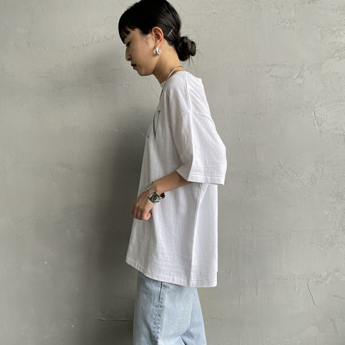 Americana × JEANS FACTORY [アメリカーナ × ジーンズファクトリー] 別注 AMRCN ロゴプリントTシャツ [BRF-808A-1-JF] ﾎﾜｲﾄ Americana × JEANS FACTORY [アメリカーナ × ジーンズファクトリー] 別注 AMRCN ロゴプリントTシャツ [BRF-808A-1-JF] ｽﾐｸﾛ &&モデル身長：150cm 着用サイズ：ONE SIZE&&