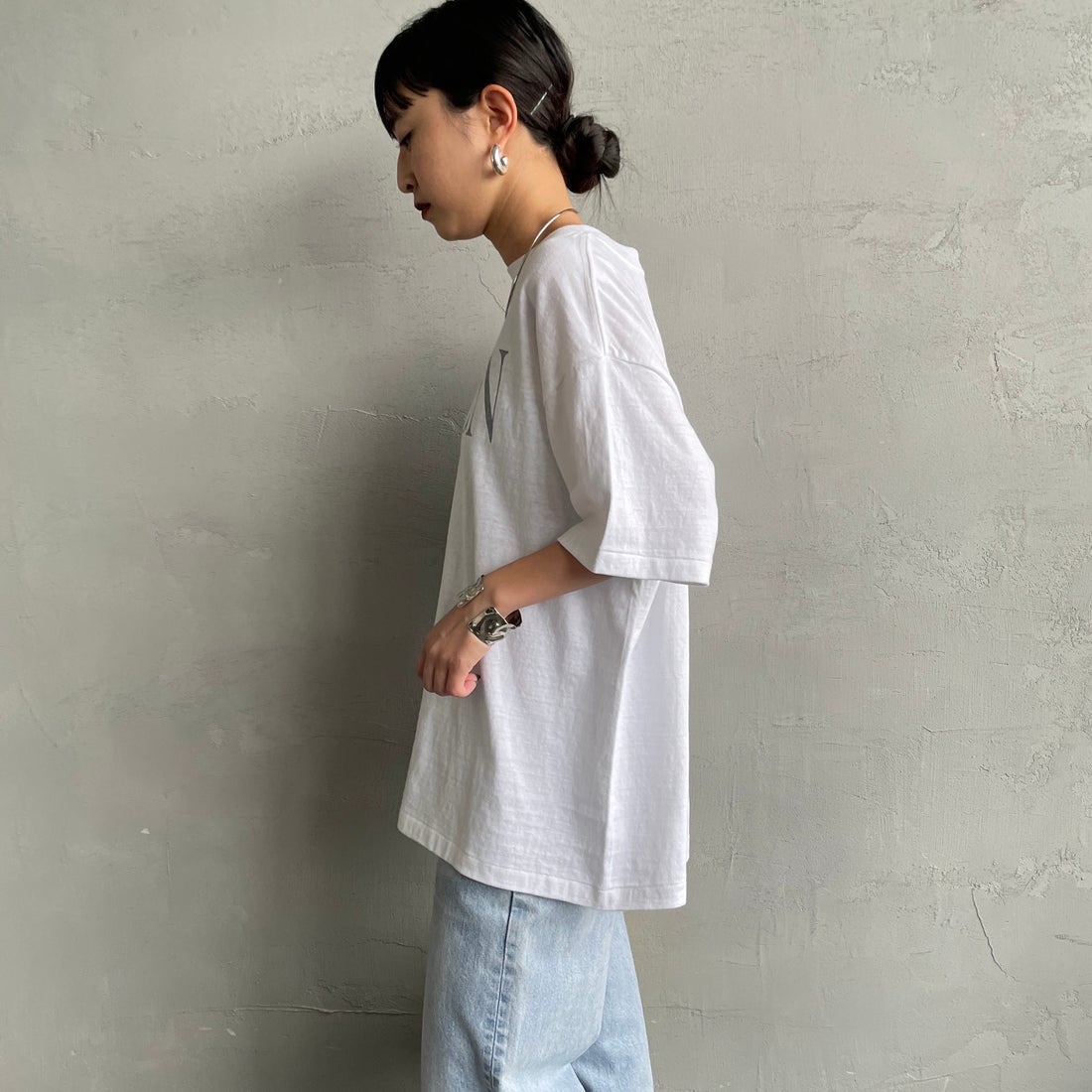 Americana × JEANS FACTORY [アメリカーナ × ジーンズファクトリー] 別注 AMRCN ロゴプリントTシャツ [BRF-808A-1-JF] ﾎﾜｲﾄ Americana × JEANS FACTORY [アメリカーナ × ジーンズファクトリー] 別注 AMRCN ロゴプリントTシャツ [BRF-808A-1-JF] ｽﾐｸﾛ &&モデル身長：150cm 着用サイズ：ONE SIZE&&