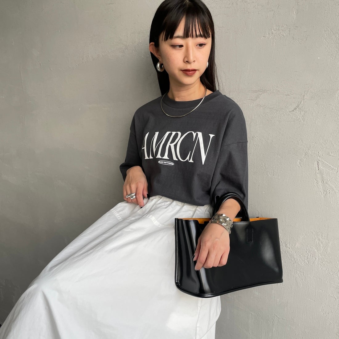 Americana × JEANS FACTORY [アメリカーナ × ジーンズファクトリー] 別注 AMRCN ロゴプリントTシャツ [BRF-808A-1-JF] ｽﾐｸﾛ &&モデル身長：150cm 着用サイズ：ONE SIZE&&