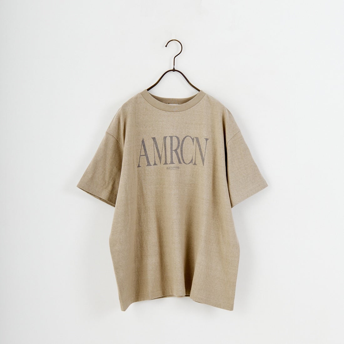Americana × JEANS FACTORY [アメリカーナ × ジーンズファクトリー] 別注 AMRCN ロゴプリントTシャツ [BRF-808A-1-JF] ﾍﾞｰｼﾞｭ