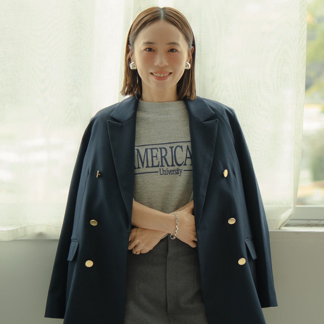 Americana × JEANS FACTORY [アメリカーナ × ジーンズファクトリー] 別注 ロゴプリント カットオフスウェット [ASO-850-2-JF] ﾓｸｸﾞﾚｰ &&モデル身長：153cm 着用サイズ：ONE SIZE&&