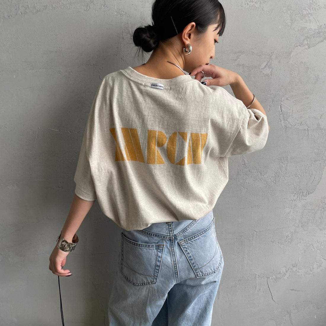 【AMERICANA/アメリカーナ】別注バックヘンリーTシャツ AMERICANA（アメリカーナ） tシャツ 別注 バックロゴ ラウンドヘム