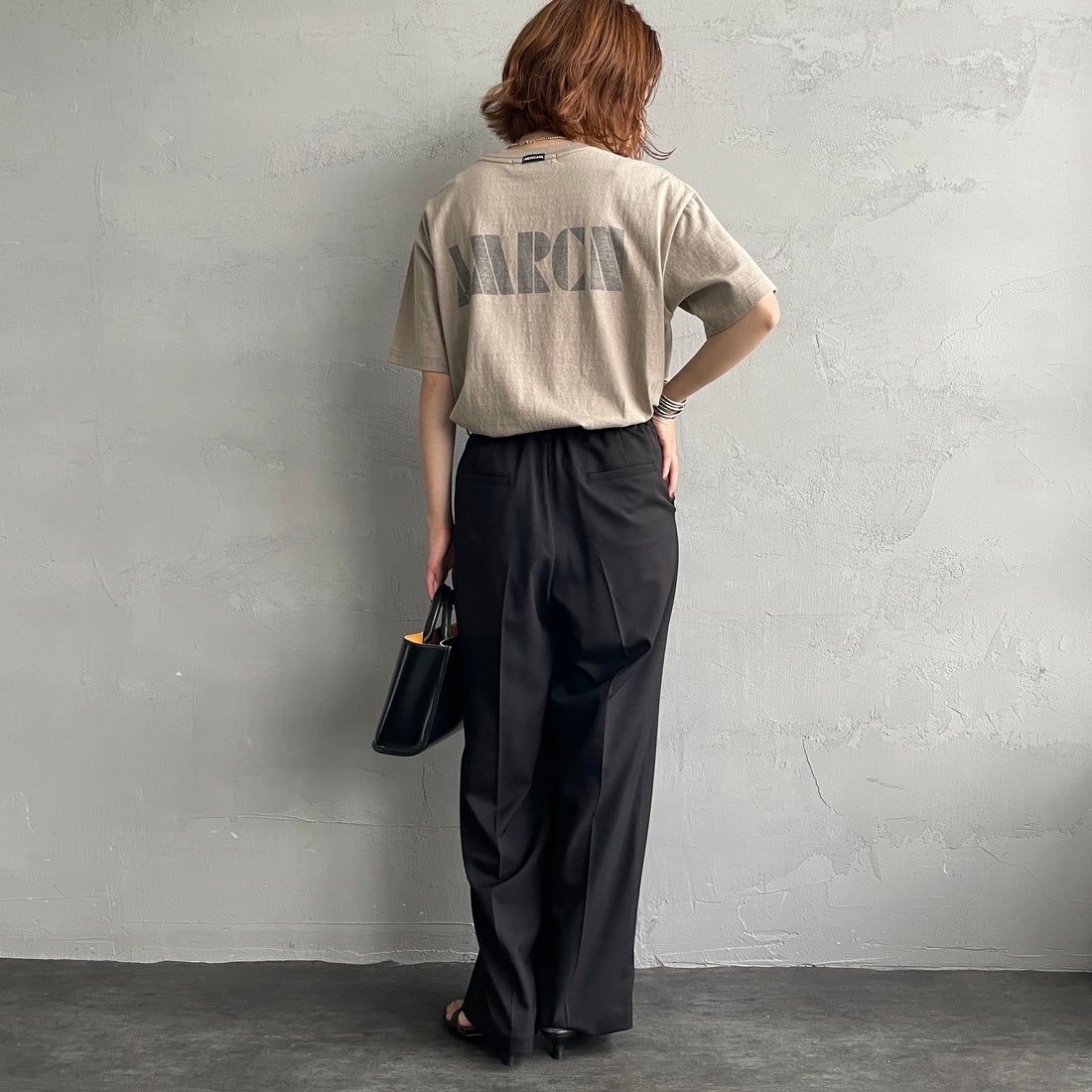 Americana × JEANS FACTORY [アメリカーナ × ジーンズファクトリー] 別注 AMRCN バックプリントTシャツ [BRF-808A-2-JF] ﾍﾞｰｼﾞｭ &&モデル身長：158cm 着用サイズ：ONE SIZE&&