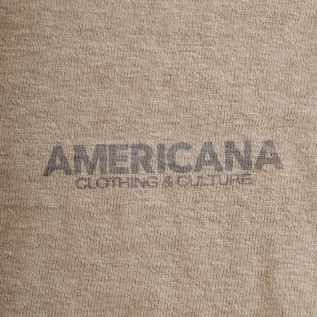 Americana × JEANS FACTORY [アメリカーナ × ジーンズファクトリー] 別注 AMRCN バックプリントTシャツ [BRF-808A-2-JF] ﾍﾞｰｼﾞｭ