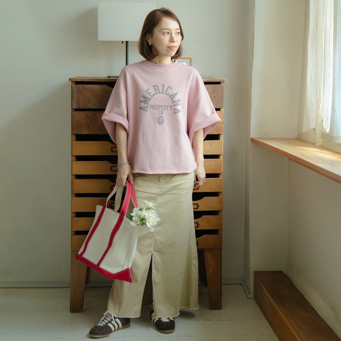 Americana × JEANS FACTORY [アメリカーナ × ジーンズファクトリー] 別注 カレッジプリント カットオフスウェット [ASO-850-1-JF] ｵｰﾄﾐｰﾙ &&モデル身長：158cm 着用サイズ：ONE SIZE&&